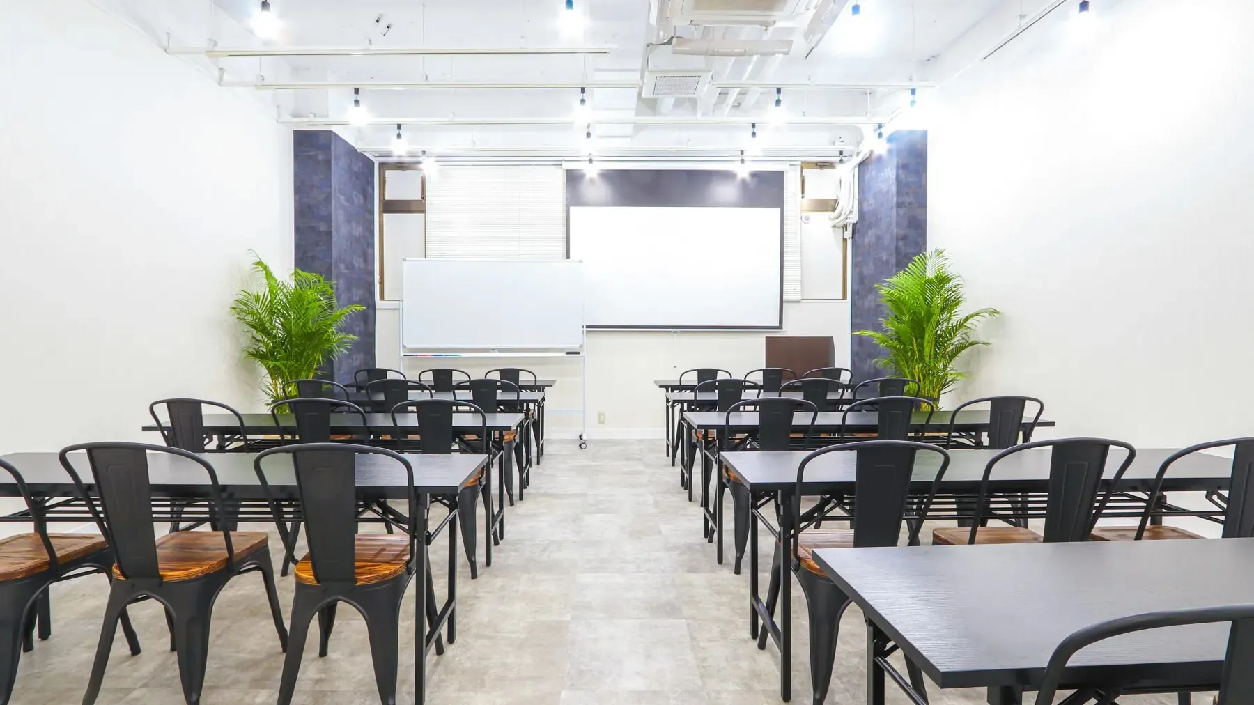 30名規模の会議室