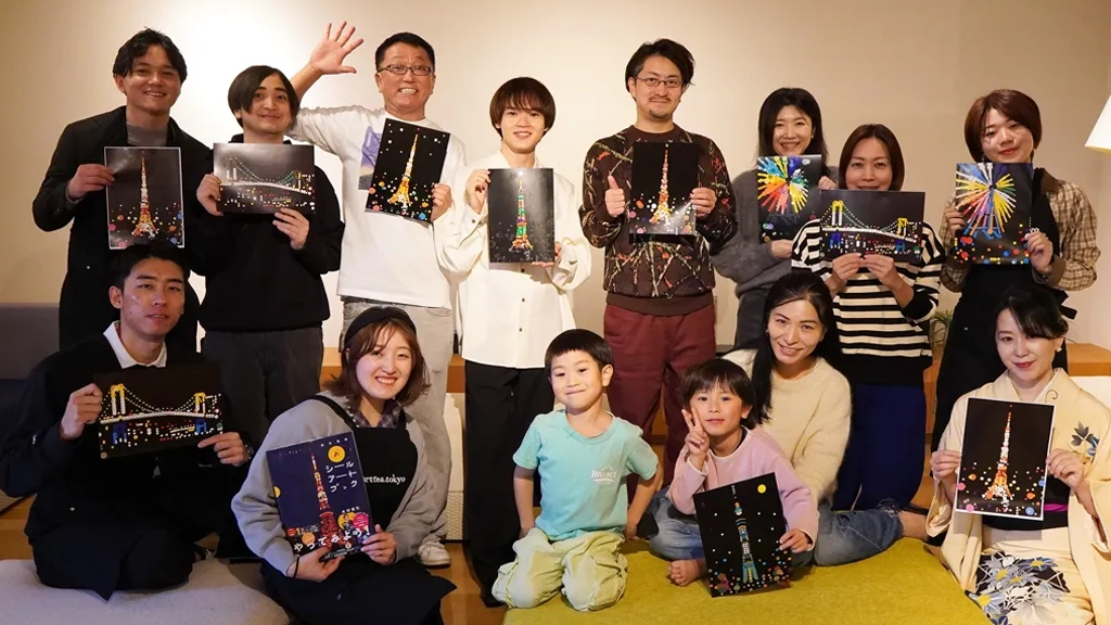 丸シールアートワークショップの全体風景や集合写真