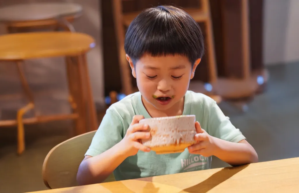 お茶を点てている様子