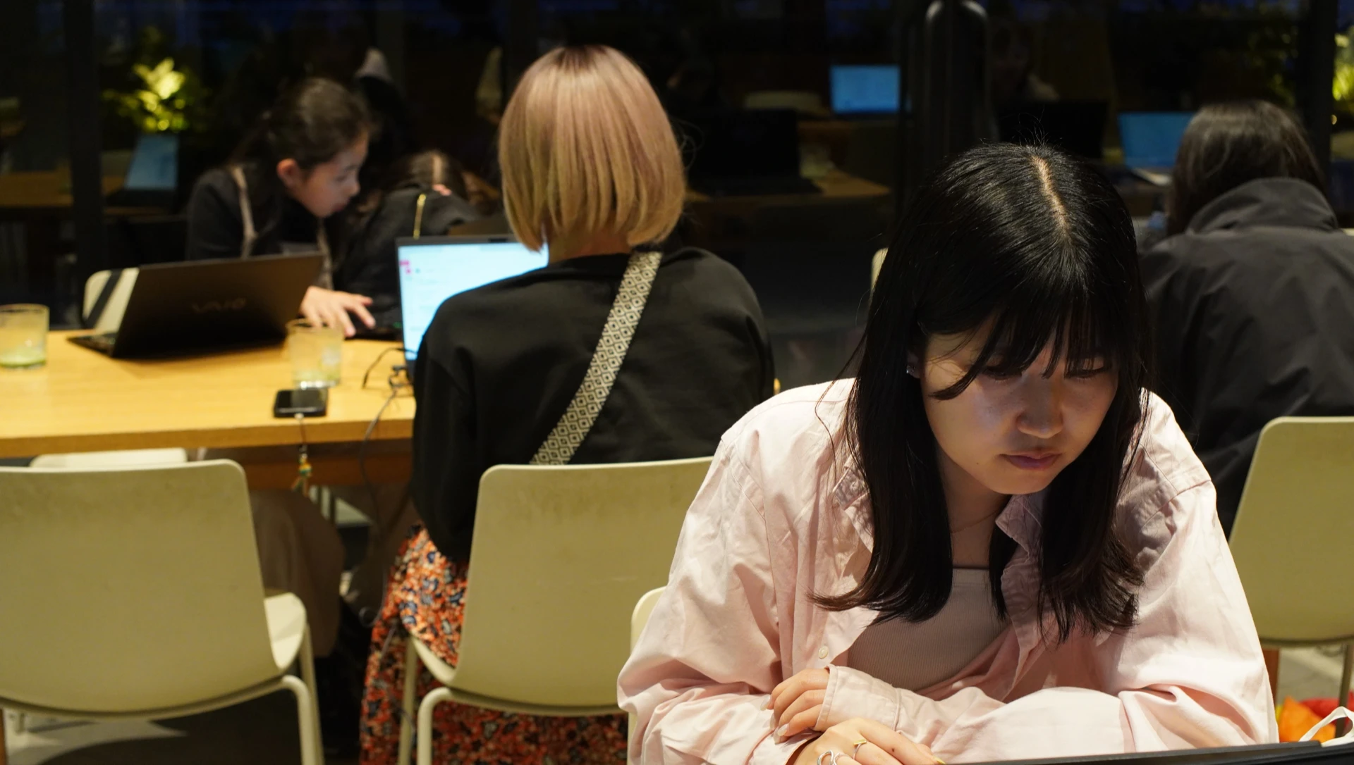 制作中の参加者の様子