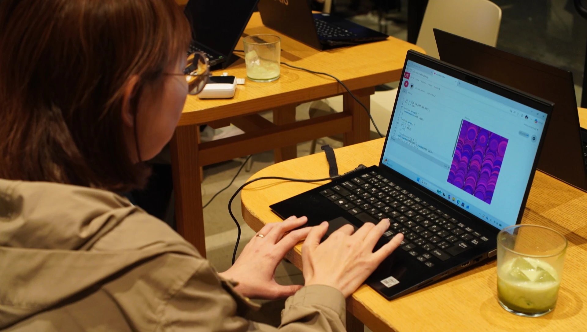 制作中の参加者の様子